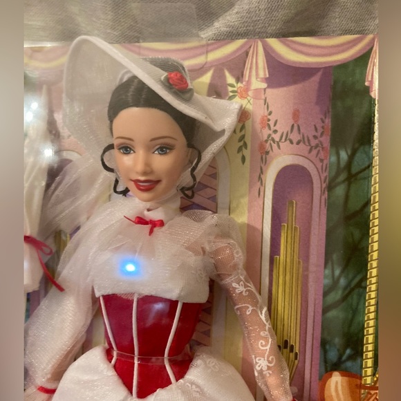 SOLD // Mattel Disney Mary Poppins 2005 Fashion Doll - Collectible Packaging - Picture 3 of 16